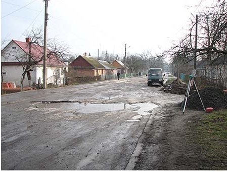 У Ківерцях ліквідовують «баюру», яка перегородила вулицю