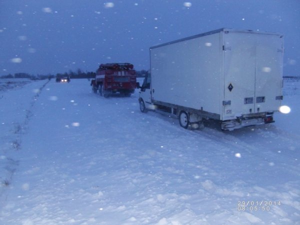На Волині в снігові пастки потрапила 31 машина. ФОТО. ВІДЕО