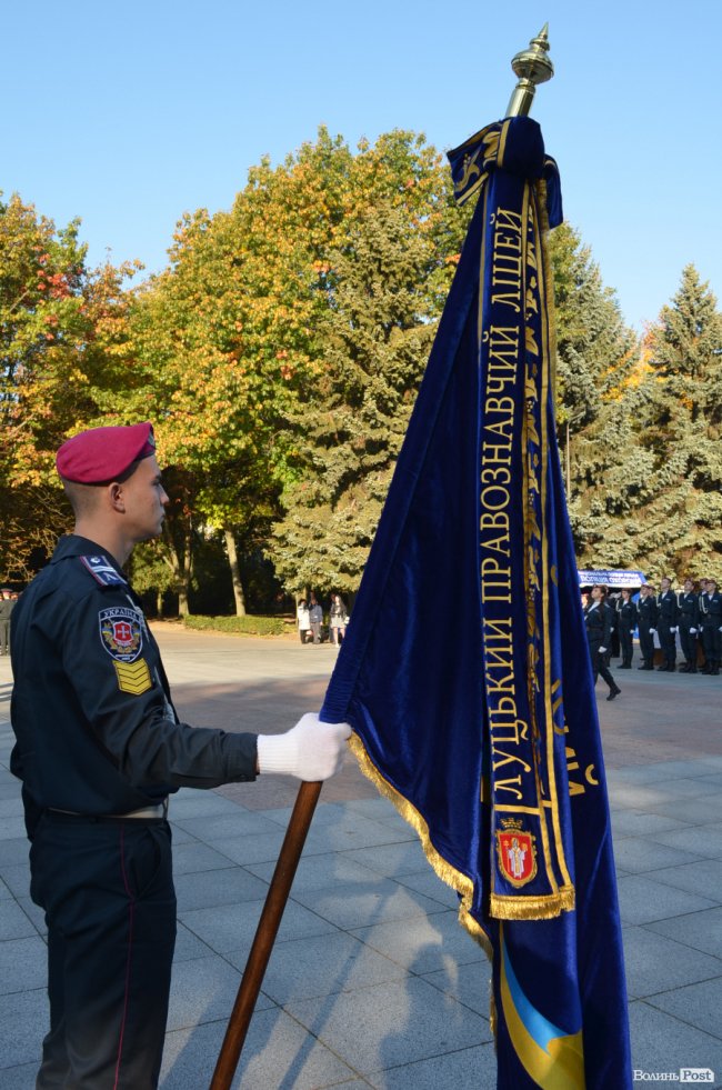 Майбутні правоохоронці: у Луцьку посвятили в ліцеїсти 75 юнаків та дівчат. ФОТО