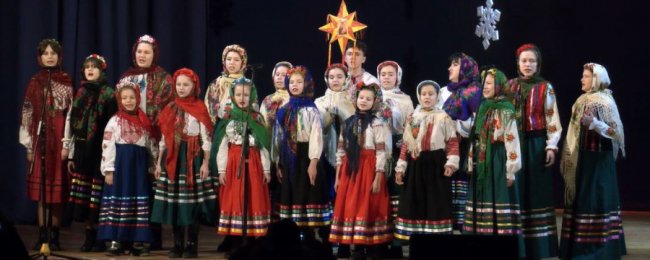 У Луцьку колядували й щедрували 50 колективів громади. ВІДЕО