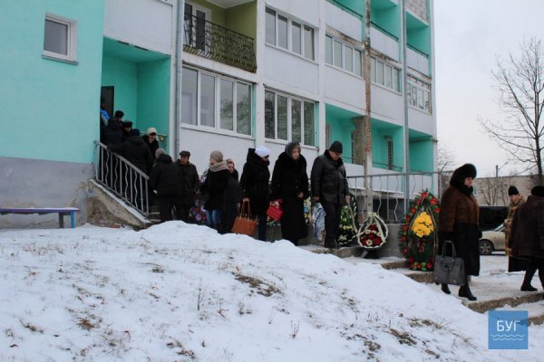 У Нововолинську попрощалися з відомою поетесою