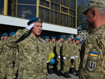 «Нам є що захищати»: урочиста посвята ліцеїстів у Луцьку.  ФОТО