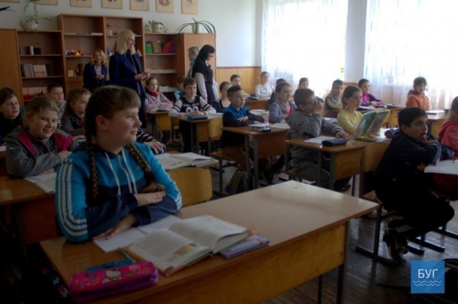 Волинська школа отримала інтерактивні дошки