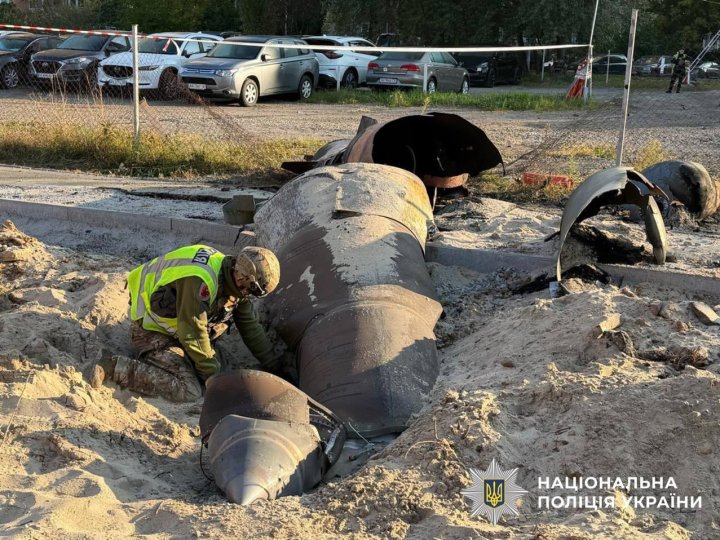 У Києві знешкоджують нездетоновану балістичну ракету, яку виявили серед житлових будинків