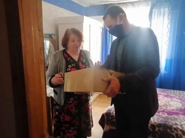 «Важливо пам'ятати»: на Волині родини Героїв Іловайська отримали продуктові набори