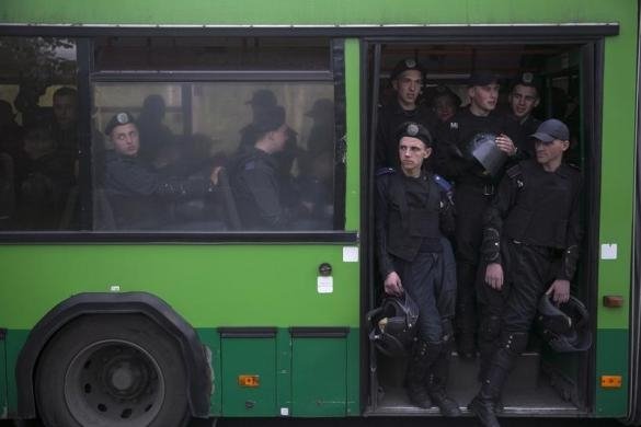 «Кривавий» марш в Донецьку. ФОТО