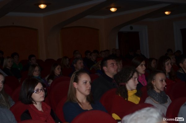 У Луцьку Василь Шкляр презентував книгу про бійців полку АЗОВ. ФОТО