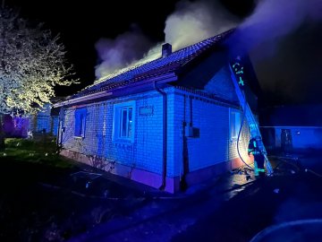 Пожежу гасили 15 рятувальників: у Луцькому районі горів житловий будинок