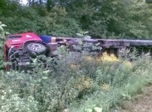 Під Луцьком в кювет вилетіли фура і мікроавтобус 