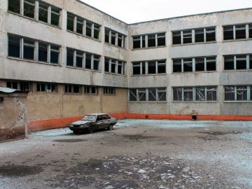 У Маріуполі біля школи внаслідок детонації російського «Граду» загинув 12-річний хлопчик