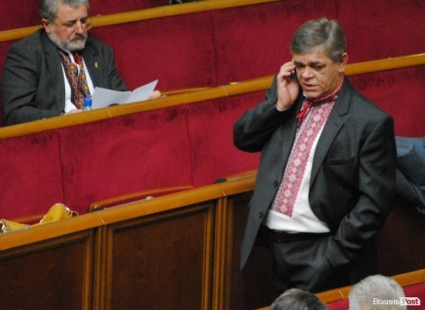 Як волинські депутати у парламенті б’ють байдики. ФОТО