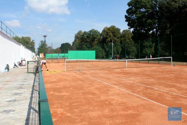 У Нововолинську відбулися змагання з тенісу. ФОТО