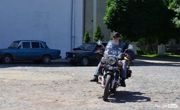 Під Луцьком - тусовка байкерів. ФОТО