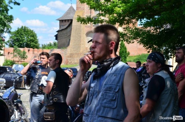 Під Луцьком - тусовка байкерів. ФОТО