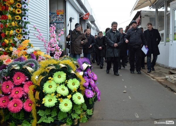 На Варшавському ринку в Луцьку – «війна». ФОТО. ВІДЕО