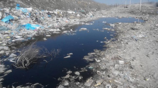 На сміттєзвалищі під Луцьком утворилося «озеро» з отруйних фільтратів. ФОТО