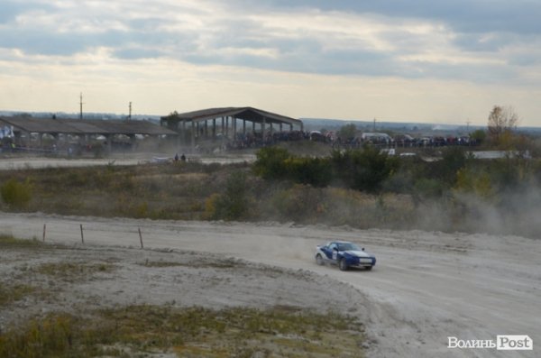 Під Луцьком змагалися автогонщики. ФОТО