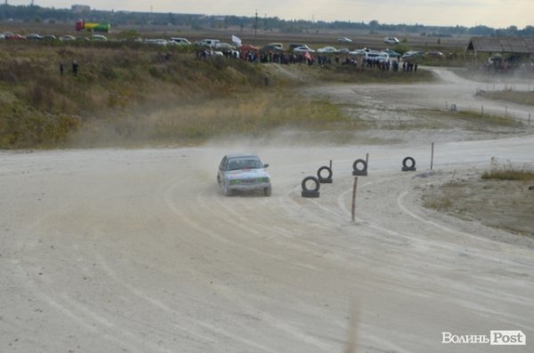 Під Луцьком змагалися автогонщики. ФОТО