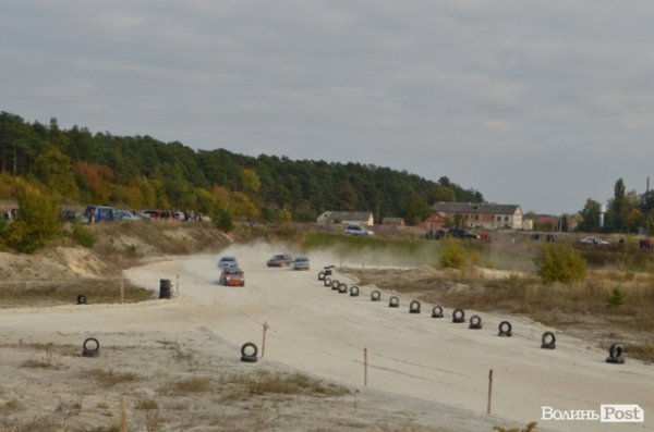 Під Луцьком змагалися автогонщики. ФОТО
