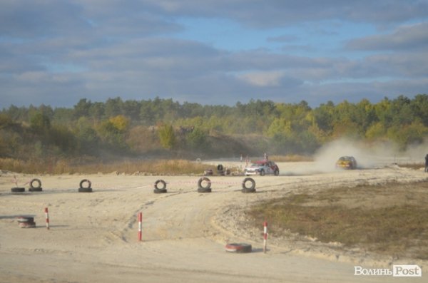 Під Луцьком змагалися автогонщики. ФОТО