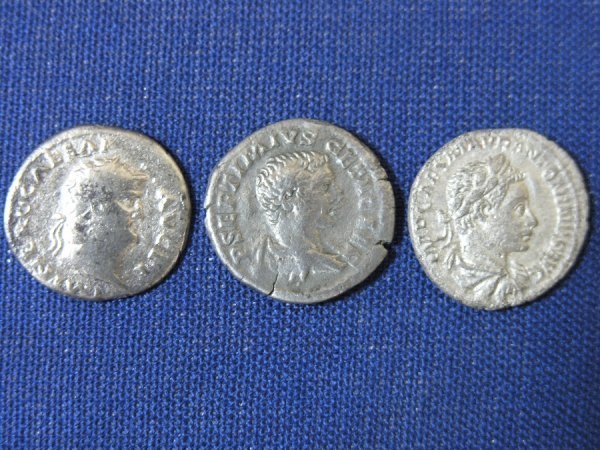 Волинянина затримани на кордоні з антикваріатом Римської імперії. ФОТО