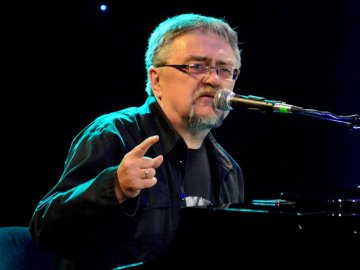 Виписали з реанімації волинського барда Сергія Шишкіна