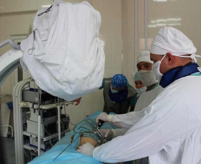 На Волині камені з нирок  лікарі видаляють за новим  методом