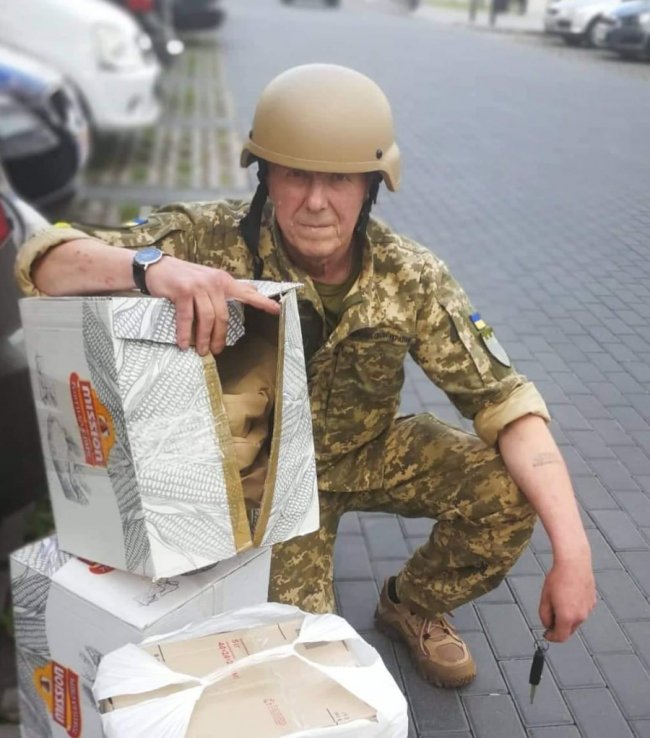 «Вгризлися у поліські піски». Як луцькі газетярі служать у війську 