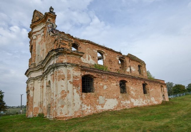Відомий політик ініціює збереження Загорівського монастиря 16 століття*