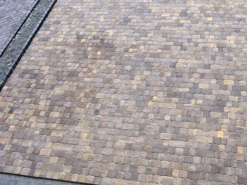Компанія «Le Bruk» продає бруківку за акційною ціною*