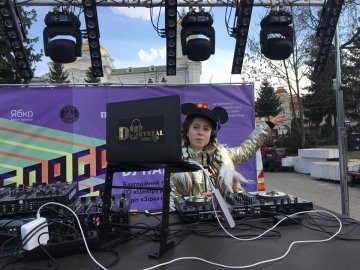 Стало відомо, скільки грошей зібрали на благодійному діджей-параді  у Луцьку