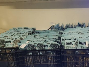 Поляки передали на Волинь понад тонну корму для собак-переселенців. ФОТО