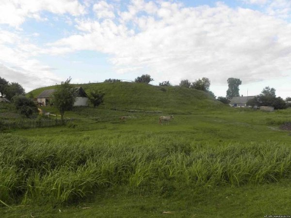 Біля монастиря знайшли гільзи, кулі та монети