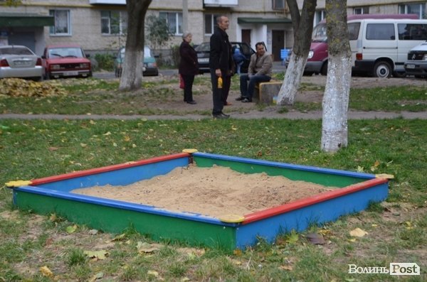 У Луцьку відремонтували двір за 2,5 мільйона. ФОТО