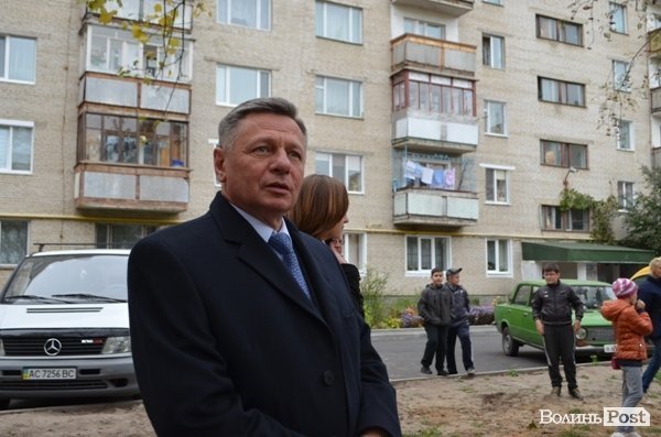 У Луцьку відремонтували двір за 2,5 мільйона. ФОТО