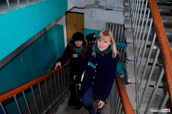 Лучани активно голосують вдома. ФОТО