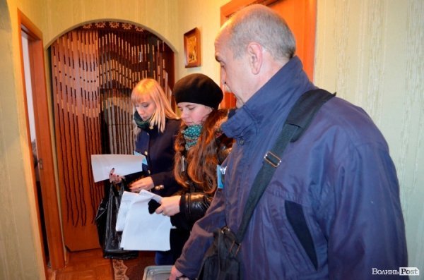 Лучани активно голосують вдома. ФОТО