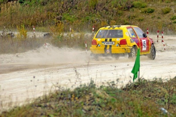 Автомотофестиваль під Луцьком: день перший. ФОТО. ВІДЕО