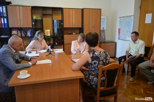 Чимало прохань і проблеми «не за адресою»: як Савченко приймав громадян