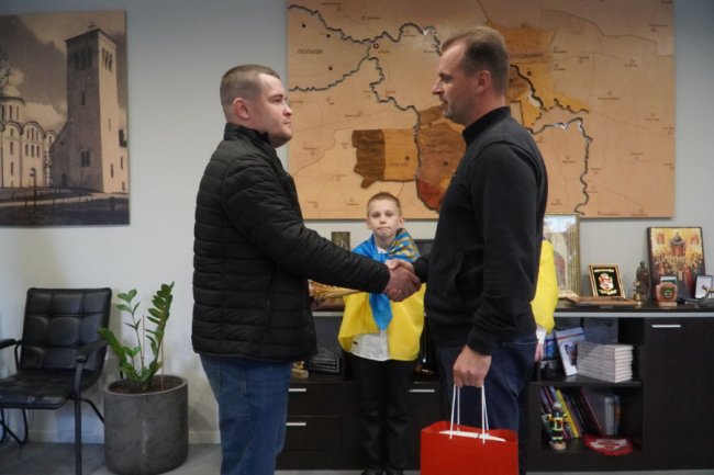 Дякуємо, Дмитре, за службу та силу: у Володимирі зустріли Героя, який повернувся з російського полону