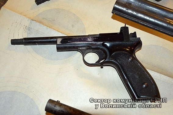 За тиждень правоохоронцям здали 16 зразків зброї. ФОТО