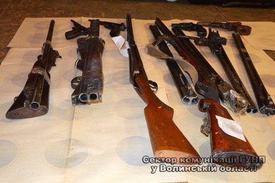 За тиждень правоохоронцям здали 16 зразків зброї. ФОТО