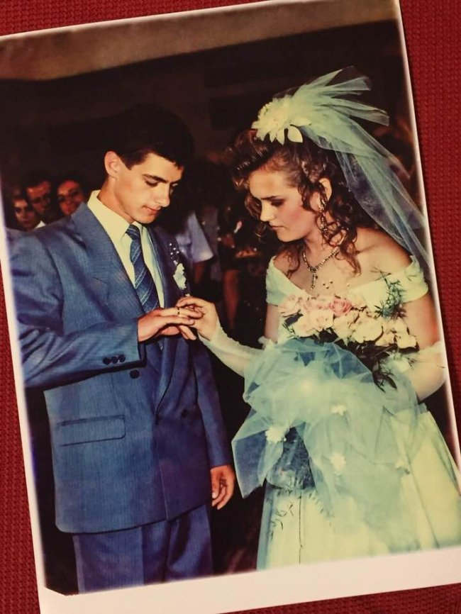 Луцький шоумен зворушливо привітав дружину зі срібним весіллям