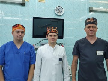 Луцькі лікарі видалили чоловіку частину шлунка, щоб врятувати його