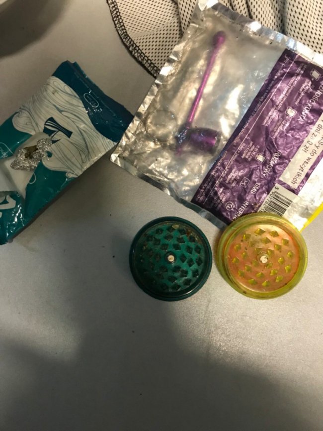 Пасажир автобуса  у пачці з-під серветок віз наркотики через Волинь до Польщі 