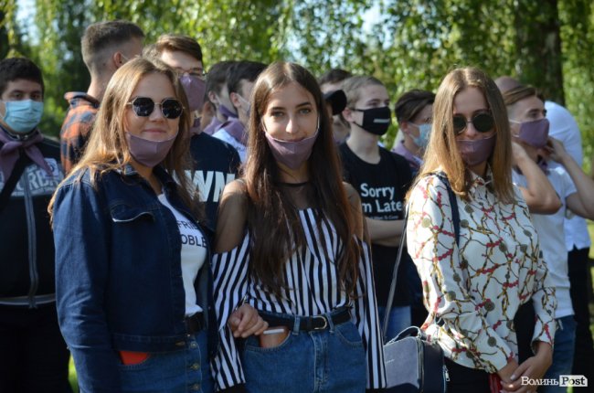  Як у луцькому «політесі» вітали першокурсників. ФОТОРЕПОРТАЖ