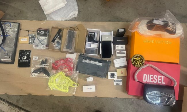 Антидронова рушниця і «Луї Віттон»: на «Ягодині» викрили перевізника із незадекларованим товаром на понад мільйон