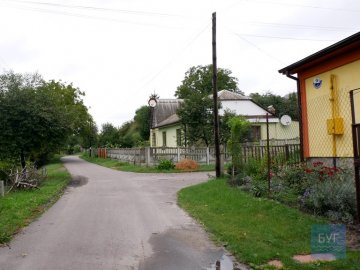 На Волині молодики нищили майно, били людей і стріляли в жінку. ФОТО