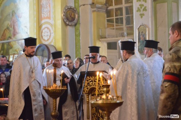 У Луцьку прощалися із загиблим «кіборгом». ФОТО