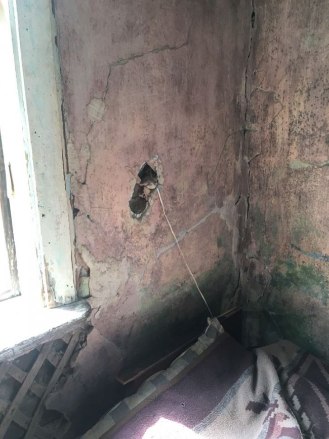 Антисанітарія та безлад: показали шокуючі фото житла луцької родини